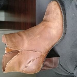 Brown/ tan leather ankle booties